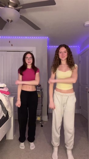 #dance #twins #duodance #outfitinspo #blowthisup @audssecretspamz | dancing