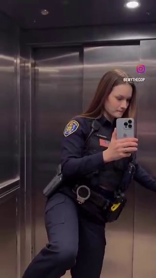 Fuck AI, fart like a REAL girl!