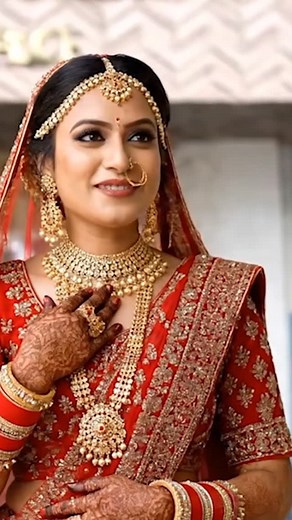 64 reactions · 45 shares | Golden deals for golden hearts! Shop Gold Jewellery at 7.5% making charges — only at Dinesh Jewellers.  Address: Samad Road, Center Point, Aligarh | 7055401401  Indra Market, Railway Road, Aligarh | 7535818283 #DineshJewellers #GoldJewellery #MakingChargesOffer #LuxuryForLess #GoldenElegance #AffordableLuxury | Dinesh Jewellers Belon Wale | Facebook