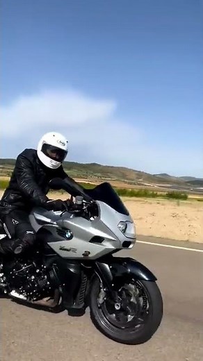 k1200r sport 2008 like a new one bike #k1200rsport #bmwmotorrad #araihelmets #givi #motorcycle
