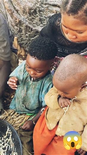 ❣️ Pure Love, Pure Care: A Day with a Hadzabe Mother#shorts