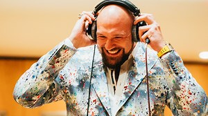 Tyson Fury sings Sweet Caroline for charity