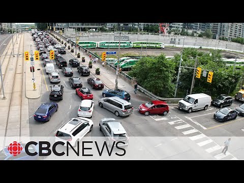 Toronto workers have longest commutes in Canada: StatsCan