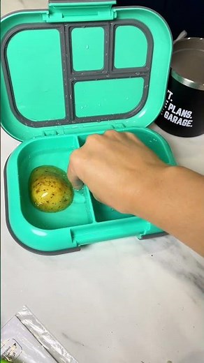 Bentgo Kids Chill Lunch Box with removable Ice pack and 4 compartments #bentgokids #bentgolunchbox