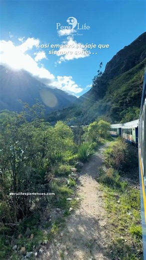 ¡Más cerca de Machu Picchu! 🚆🌟 Ver pasar los paisajes, sentir la emoción y saber que estás cada vez más cerca del destino más esperado. ¿Ya lo tienes en tus planes para el 2026? #machupicchu #peru #cusco #travelperu #fyp #ollantaytambo #vallesagrado #perulifeexperiencetours #frase #love #estado #perurail #photography #videoviral #nature #experiencia #travellife | Perú Life & Experience Tours