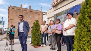 Little Village Discount Mall vendors get city help to set up at new location