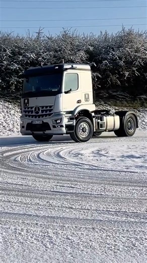 Daimler Truck on Instagram: "Just our Mercedes-Benz #Arocs enjoying a drift session in the snow. 🚛⭐️❄️ 📷️ #DaimlerSocialTruck by de._.neu (IG) Use #DaimlerSocialTruck for a chance to get featured. 🚛 #DaimlerTruck #MercedesBenzTrucks #TrucksYouCanTrust #Truck #Trucks #Drift #Drifting Actions are performed by a professional driver on a closed course. Do not attempt to replicate these actions."