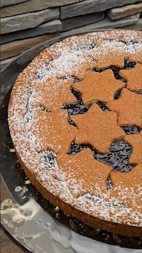 Linzer Torte: Delicious, quick and easy recipe for Linzer-style cake #quickrecipes #baking
