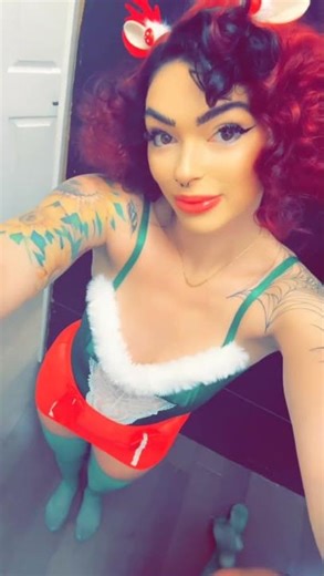 Santa’s elves BTS photoshoot