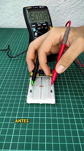 ¿Cómo medir voltaje con tu multímetro? | #LaElectronicaGT #ElectronicaBasica #Multimetro #Multimetros #Voltimetro #Voltimetros | La Electrónica