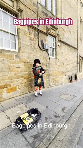 Street Bagpiper Playing Traditional Music on the Royal Mile #bagpiper #edinburgh #scottish