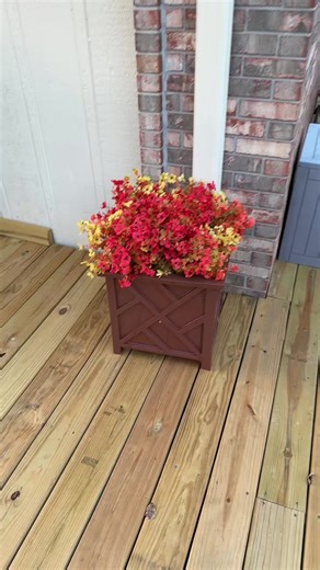 How awesome are these @QVC, Inc planter boxes? They come in a few different colors and pop together with no tools required! #planterbox #porchdecor #flowerpots #falldecor #tiktokshopcreatorpicks