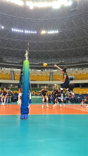 Breaking Barriers | World Volleyball 🏐 on Instagram: "Brazil Women's National Team Training - Gabi Guimarães Spike | 2023 Women's South American Volleyball Championship #Brazilvolleyball #gabiguimaraes #volleyballtraining #southamericanchampionship #womenvolleyball #voleibrasil #volleyballhighlights #powerfulspike #volleyballskills #fivb #volleyballlovers #TeamBrazil #VolleyballAction"