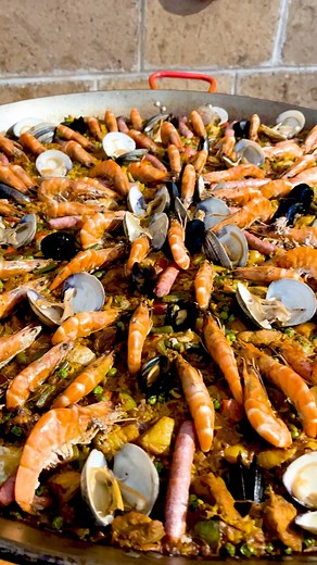 Gastronomía llena de tradición catalana. 🇪🇸 Si buscas un lugar especial para disfrutar de una auténtica comida española, El Asador Catalán es el lugar ideal para ti. ¡Llámanos y reserva tu mesa! 📞 415 155 8498 📍 Te esperamos en Carretera San Miguel de Allende - Querétaro, Corralejo Km. 9.5, 37884 San Miguel de Allende, Gto. . . . #AsadorCatalan #SanMiguelDeAllende #México #spanishfood #food #tapas #foodporn #foodie #paella #spain #instafood #foodphotography #foodlover #foodstagram #spanish #