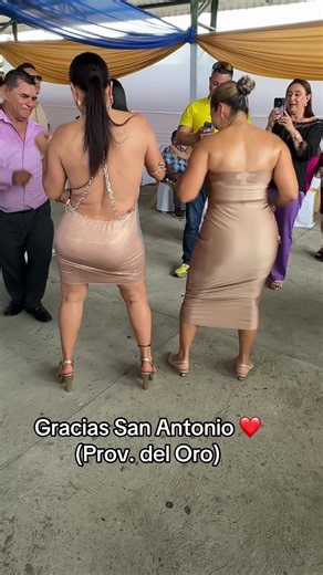 La diversión con Gina en garantizada si quieres que tus fiestas sean divertidas y que se animen rían bailen y canten a todo pulmón Gina es la solución