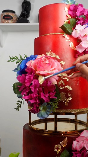 Making a 4 tier cake! Who agreed red velvet cake is NOT chocolate cake? #cakedecorator #fondantdecoration #cakesofinstagram #cakeart #cakestagram #tieredcakes | Everything Just Baked