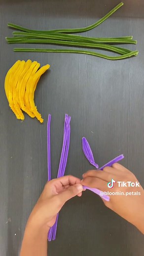 Magic Flower From Rapunzel: Fuzzy Wire Tutorial