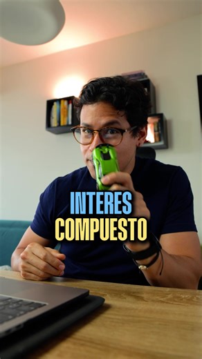 COMO FUNCIONA DE VERDAD EL INTERÉS COMPUESTO… aquí te lo explico como se debe (sin tanto tecnicismo ni tanto bla bla bla… aquí no necesitamos “parecer inteligentes” sino saber la verdad) Cuéntame… ¿quedó claro? ¿Te gustaría que explique otros conceptos de esta misma manera? ¿CUAL? …escríbelo aquí 👇