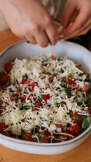 This salsa fresca chicken bake is packed with flavor and perfect when you’re craving something with a Mexican twist. It’s high in protein, low in carbs, under 400 calories, and totally gluten-free, simple and delicious. | All Nutritious