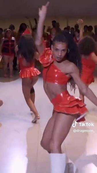 Voguing Dance: Discover the Ballroom Scene