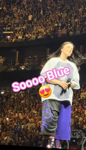 Billie Eilish Aura 🩵🔥🩵🔥 Hit Me Hard And Soft Tour. Mesmerizing. #billieeilish #beautiful #memories