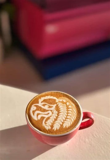Latte Art Eagle Design