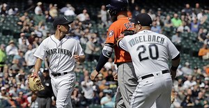 Astros' Evan Gattis discusses gaffe that led to triple play