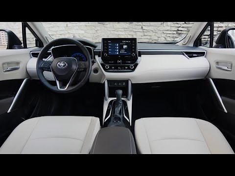2022 Toyota Corolla Cross XLE Interior / Detailed tour