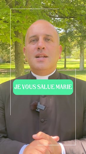 648K views · 18K reactions | D'où vient le « Je vous salue Marie » ? Quels textes ont servi à composer cette prière ? Réponse en vidéo ! ⤴️ #abbematthieuraffray #foi #catholique #chrétien #viergemarie #bible #ange #marie #elisabeth #evangile #prière #dieu #jésus #prêtre #tradition | Abbé Matthieu Raffray | Facebook