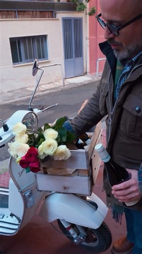 Drupes Athens on Instagram: "Δυό τριαντάφυλλα κι ένα κρασί, μια πλάκα σοκολάτα. Αυτοί οι υπέροχοι γείτονες! Δίχως αλγορίθμους, χωρίς κρατήσεις. Παραδίδοντας αγάπη όπως παλιά. Οταν οι πιο γλυκές ιστορίες ξεκινούσαν με μια τσάρκα. Valentines at Drupes Around the block Around the ❤️ Share the love #ValentinesDay #DrupesWorld #Athens #DrupesVibes"