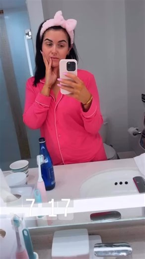 I’m just a girl & I LOVED playing dress up this week. 💕 #blessed #realtor #conference #miami #tampabay #girl #women #womeninbusiness #fashion #dressup | Hannah Lynn Wallace