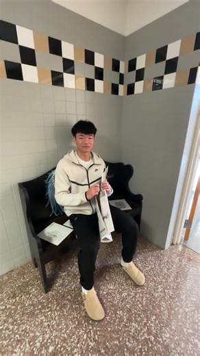 Save the Date: HHS Prom on March 7th!