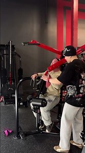 One arm Pull down #토론토 #torontolife #캐나다 #canada #toronto #운동루틴 #운동 #운동치료 #shortvideo #backday #등운동