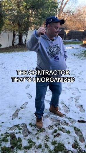 Who needs a phone when you got the old classic pen and notepad. #nickycontractas