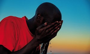 Alpha Wann : les mystérieuses origines de « Une main lave l’autre »