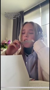 18K views · 1K reactions | when you have to do school, but you‘re singing instead until you get caught by your mom 來 | Emmamusic | Facebook