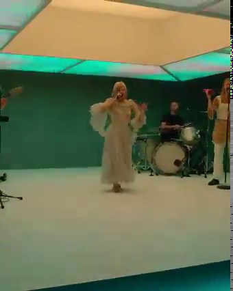 🌞 The Woman I Am 🌞 https://Aurora.lnk.to/VEVOSessionFB Vevo | AURORA