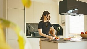 VALUXE® Apfelschneider - Premium Edelstahl Apfelentkerner mit scharfer Klinge - Handlicher Apfelausstecher für 10 gleichmäßige Stücke - Apfelteiler, Apfel-Schneider