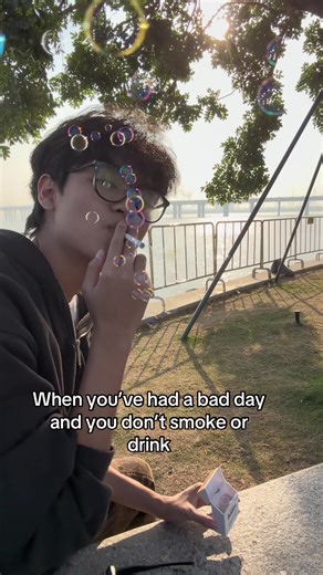 Nothing clears my mind like a bubble floating away 🧘‍♂️🫧 #stressrelief #bubblecigarette #holidayspecial #christmasdeal #newyearoffer