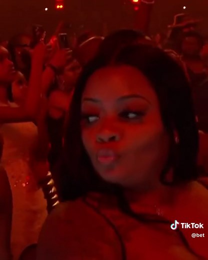 #Sosa performing #Faneto at the #BETAwards ❤️🔥