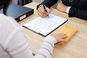The Difference Between Gifts and Bribes | Leaderonomics