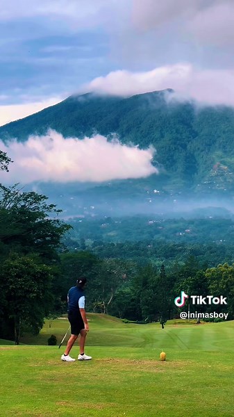 This is in 🇮🇩. Beautiful 😍 #indonesia #golf