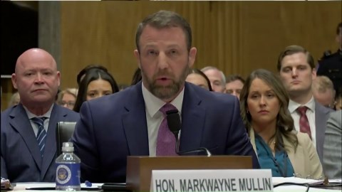 Markwayne Mullin 'regrets' calling Alex Pretti a 'deranged individual'