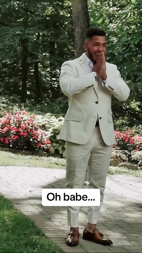 Best groom’s reaction the the first look of his bride on his wedding day! #wedding #bride ##groom##firstlook