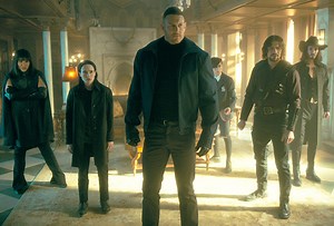 The Umbrella Academy Cast, Creator Reveal How The Premiere's Wild Footloose Dance Became A Reality - TVLine