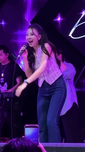 Miss call : เนย ซินญอริต้า #live #concert #music #livemusic
