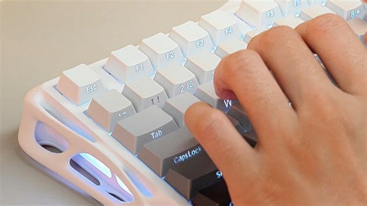 简约设计，高端质感，智能发光，提升办公效率。X1 Pro助你开启高效工作模式，轻松应对日常任务，体验科技带来的便捷与优雅。