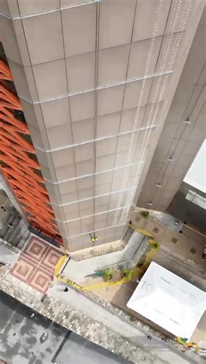 El proyecto Quindío Iluminado, una transformación histórica que convertió el edificio de la Gobernación en un nuevo ícono regional. #CMNPrensaOficial Un reto cumplido que comienza a brillar para todo el departamento. #CMNCuentaLaVerdad #NoticiasCMN #ArmeniaCMN #QuindíoCMN #armeniaquindio #quindio www.cmn-radio.com | CMN Prensa Colombia