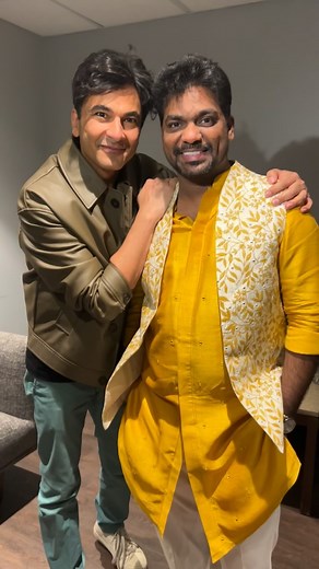 896K views · 4.1K reactions | Meri Jaan. Mera Sher. History was created today in America when ZAKIR KHAN performed at a “Sold Out” show at the iconic Madison Square Garden. “”IN HINDI” ❤️ I’ve never witnessed anything like this. I was laughing & crying at the same time because I understand that millions of doors will open for artists around the World. Zakir. Zakir. Zakir. Echoing in Madison Square Garden Forever. | Chef Vikas Khanna | Facebook