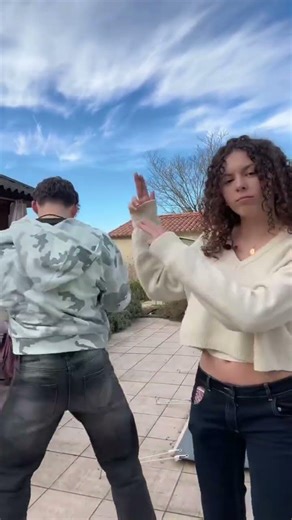 On veut le tuto boucles !! @LaGroupiedAlana #shorts #youtubeshorts #trending #viral #shortvideo #fy